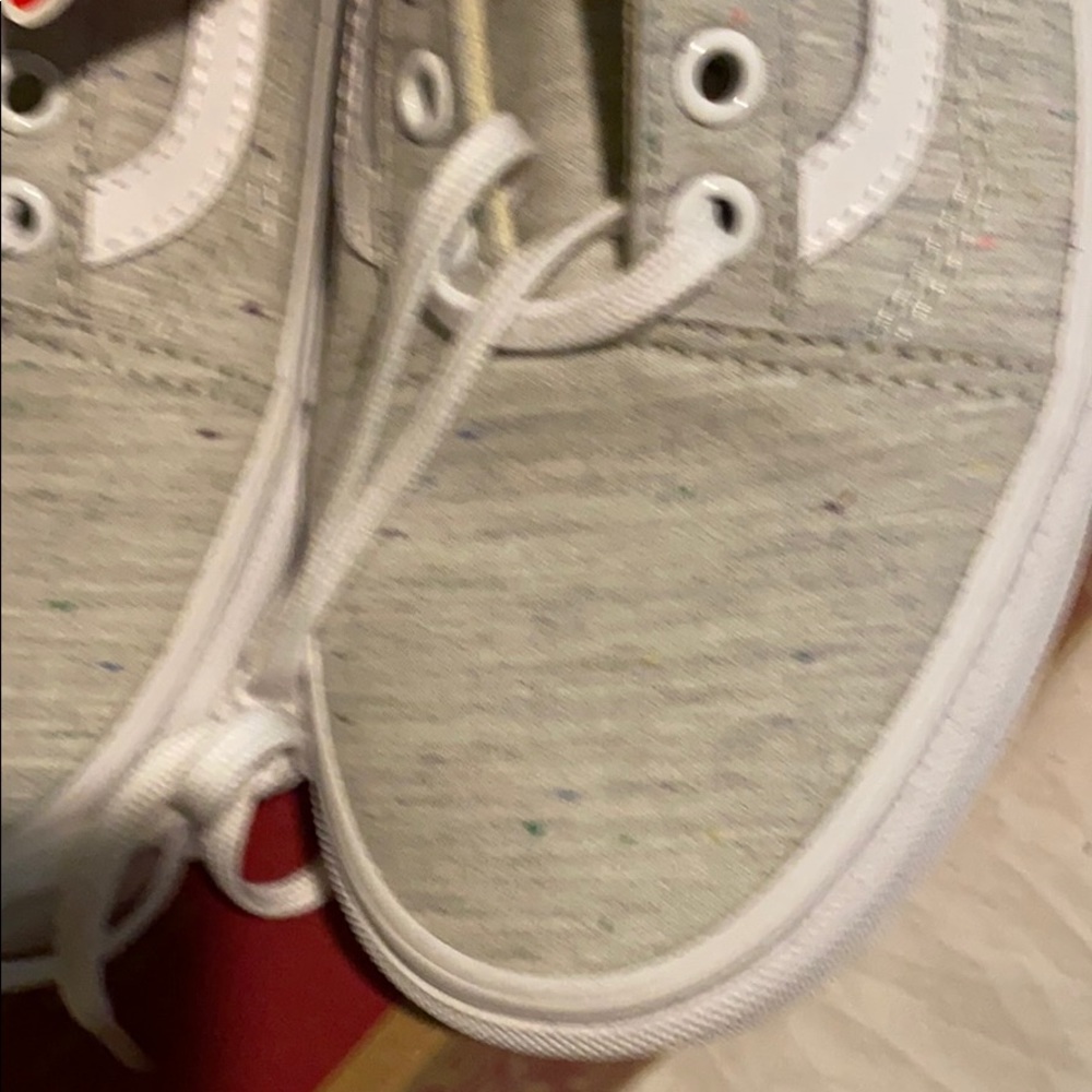 Vans - Picture 2 of 3